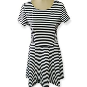 Dex Striped Short Sleeve Dress Size Large